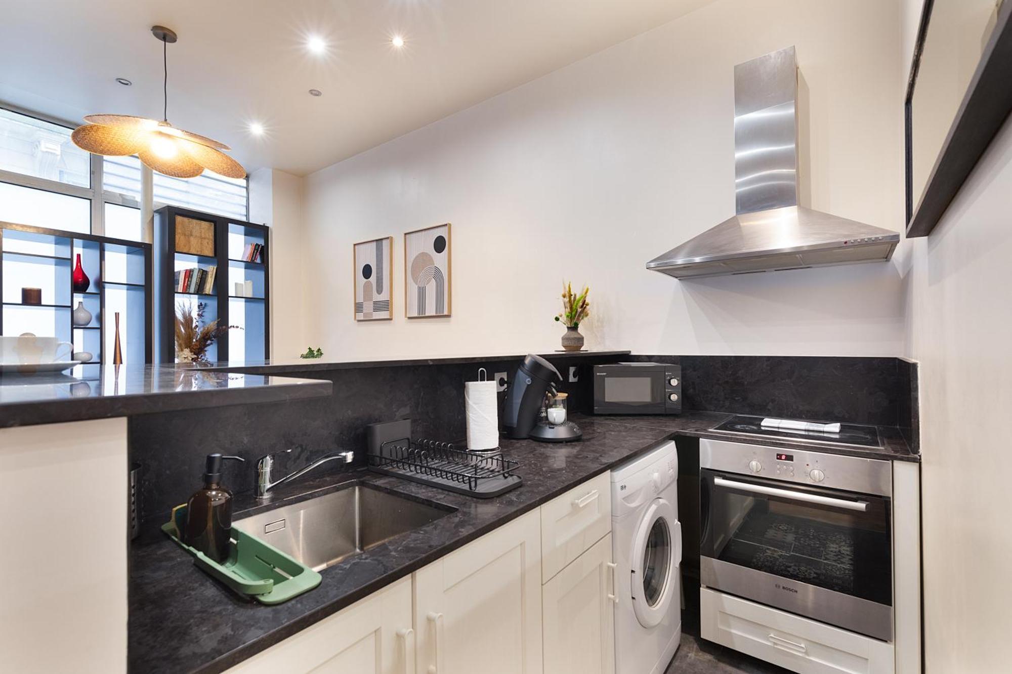 Appartement Et Chaleureux 17eme *